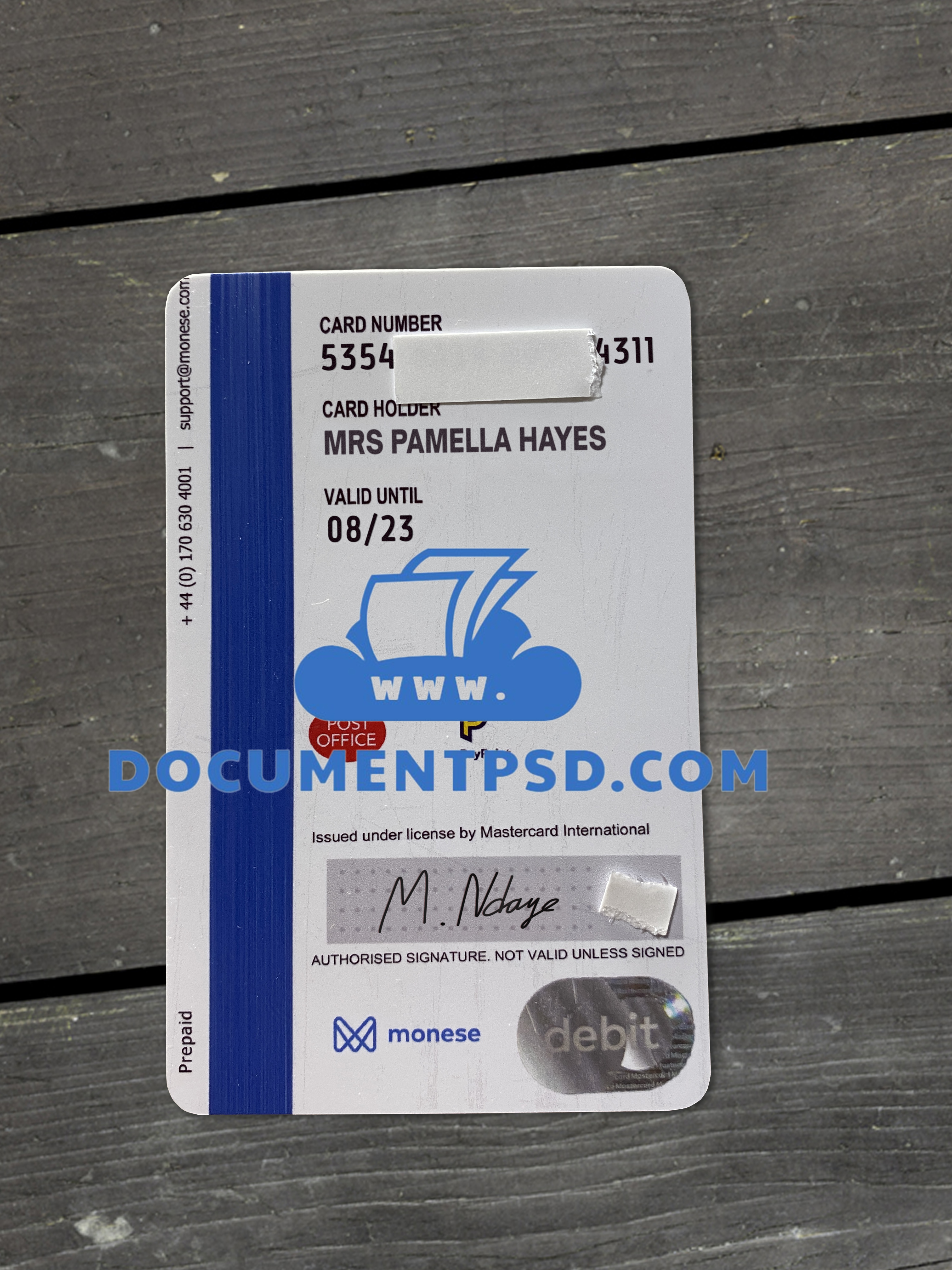 Card Monese Mockup CARD